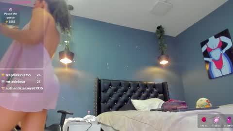 Sophie Taylor online show from 09-14-25, 01:32