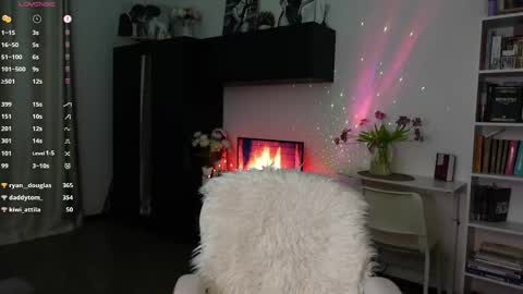 Beatrice call me Bea online show from 03-11-25, 12:00