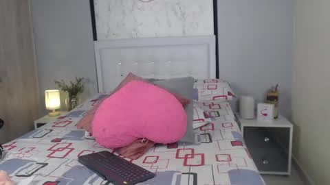 Snapshot of sopphiefox chatting on 01-22-25, 01:53 Sofia online show from 01-22-25, 01:53