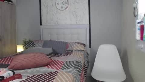 Snapshot of sopphiefox chatting on 02-18-25, 10:14 Sofia online show from 02-18-25, 10:14