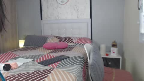 Snapshot of sopphiefox chatting on 02-21-25, 10:48 Sofia online show from 02-21-25, 10:48