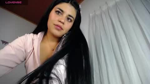Snapshot of sopphy_white chatting on 06-14-26, 06:04 Sophy online show from 06-14-26, 06:04