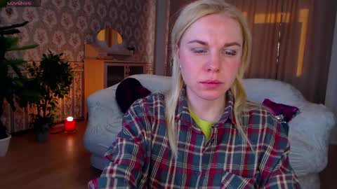 Lisa online show from 04-05-26, 01:36