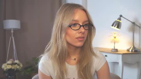 Anna online show from 02-28-26, 01:12