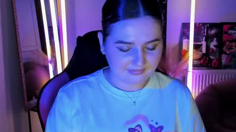 Snapshot of sour_cherry_ chatting on 05-23-26, 06:34 Jennie online show from 05-23-26, 06:34