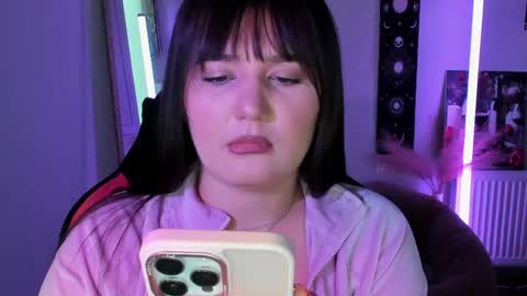 Snapshot of sour_cherry_ chatting on 05-29-26, 11:30 Jennie online show from 05-29-26, 11:30