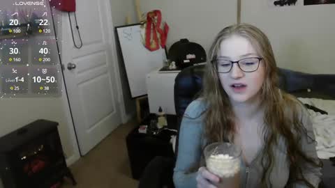 Snapshot of southerbunny chatting on 12-12-24, 11:40 Bunnydathug online show from 12-12-24, 11:40