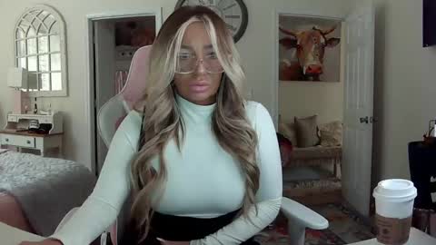 Snapshot of southernbarbii chatting on 02-12-25, 02:32 Your Barbii online show from 02-12-25, 02:32