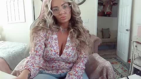 Snapshot of southernbarbii chatting on 02-20-25, 05:07 Your Barbii online show from 02-20-25, 05:07