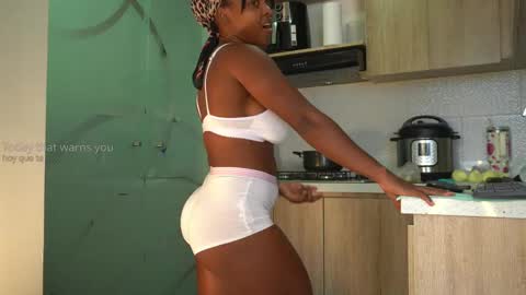 Snapshot of sow_fitt chatting on 03-09-25, 06:00 sow_fitt online show from 03-09-25, 06:00