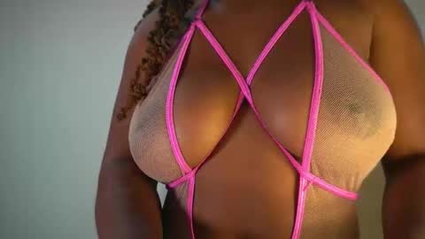 Snapshot of sow_fitt chatting on 11-23-25, 12:10 sow_fitt online show from 11-23-25, 12:10