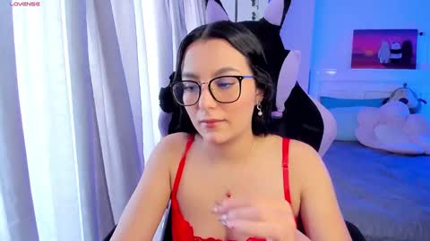 Lili online show from 01-17-25, 06:44