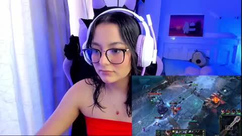 Lili online show from 01-27-25, 04:54