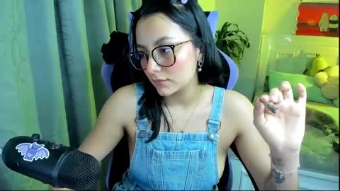 Lili online show from 02-09-25, 03:32