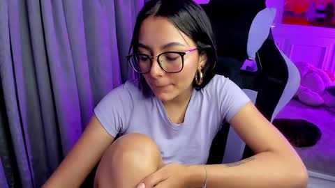 Lili online show from 02-14-25, 01:45