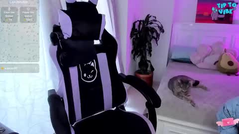 Lili online show from 02-23-25, 09:48