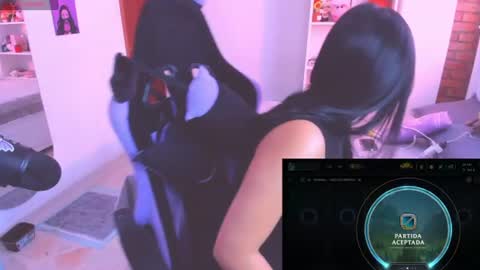 Snapshot of soy___lili chatting on 06-22-26, 03:31 Lili online show from 06-22-26, 03:31