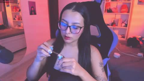 Snapshot of soy___lili chatting on 06-24-26, 03:05 Lili online show from 06-24-26, 03:05