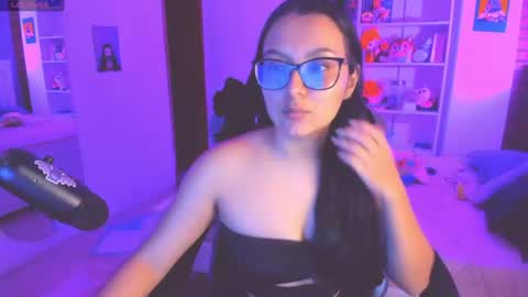 Snapshot of soy___lili chatting on 07-19-26, 12:36 Lili online show from 07-19-26, 12:36