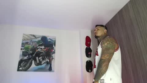 Snapshot of soy_apolo chatting on 10-29-25, 02:36 soy_apolo online show from 10-29-25, 02:36