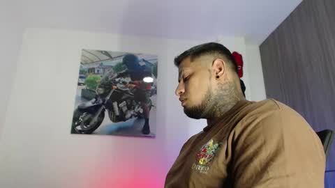 Snapshot of soy_apolo chatting on 11-14-25, 02:10 soy_apolo online show from 11-14-25, 02:10