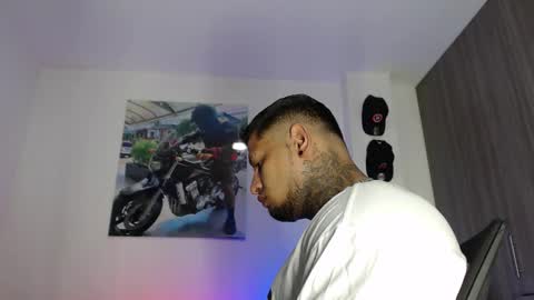 Snapshot of soy_apolo chatting on 11-26-25, 12:17 soy_apolo online show from 11-26-25, 12:17