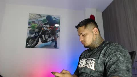 Snapshot of soy_apolo chatting on 12-20-25, 11:01 soy_apolo online show from 12-20-25, 11:01