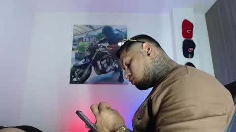 Snapshot of soy_apolo chatting on 01-07-26, 02:03 soy_apolo online show from 01-07-26, 02:03