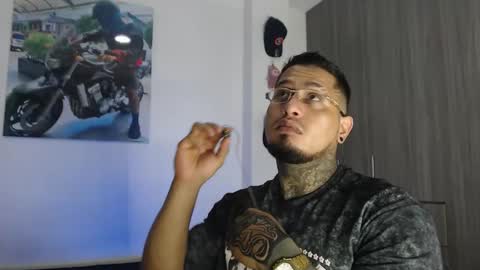 Snapshot of soy_apolo chatting on 02-17-26, 01:29 soy_apolo online show from 02-17-26, 01:29