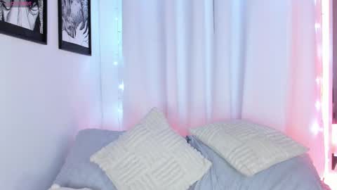 Snapshot of soy_iris chatting on 02-27-25, 11:48 Irisita online show from 02-27-25, 11:48