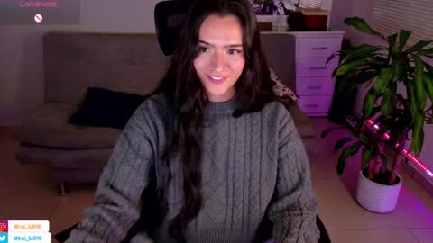 Luisa    online show from 02-23-25, 02:29