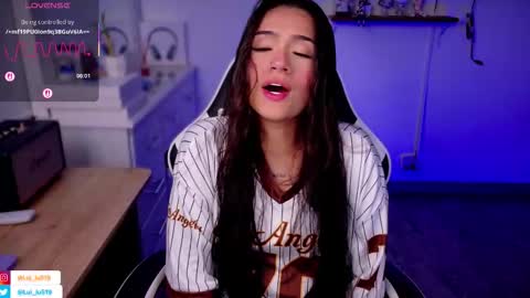 Luisa    online show from 09-17-25, 10:44