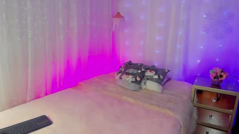 Snapshot of soyemi_ chatting on 01-05-25, 10:40 25 online show from 01-05-25, 10:40