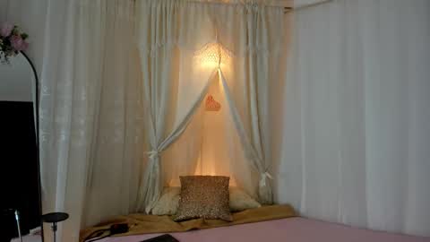 Snapshot of soyemi_ chatting on 09-15-25, 11:49 25 online show from 09-15-25, 11:49