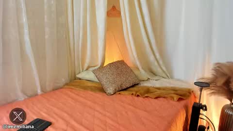 Snapshot of soyemi_ chatting on 10-01-25, 10:16 25 online show from 10-01-25, 10:16