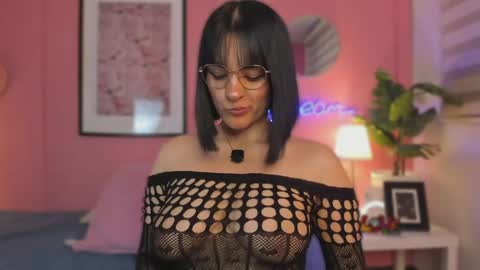 Snapshot of soysaraa_ chatting on 06-02-26, 05:42 Aleja online show from 06-02-26, 05:42