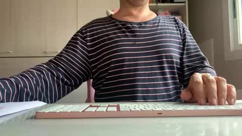 Snapshot of spa_eng chatting on 01-10-26, 09:22 SPA ENG online show from 01-10-26, 09:22