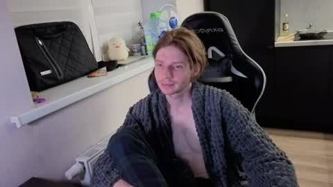 Snapshot of spaisenok chatting on 07-06-26, 10:23 Mike online show from 07-06-26, 10:23