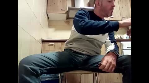 Manu  online show from 09-16-25, 04:35