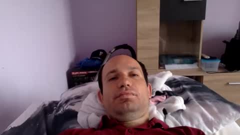 Snapshot of sparei7 chatting on 04-29-26, 09:35 Snaiky online show from 04-29-26, 09:35