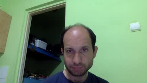 Snapshot of sparei7 chatting on 05-04-26, 09:11 Snaiky online show from 05-04-26, 09:11
