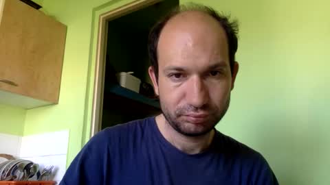 Snapshot of sparei7 chatting on 05-06-26, 09:14 Snaiky online show from 05-06-26, 09:14