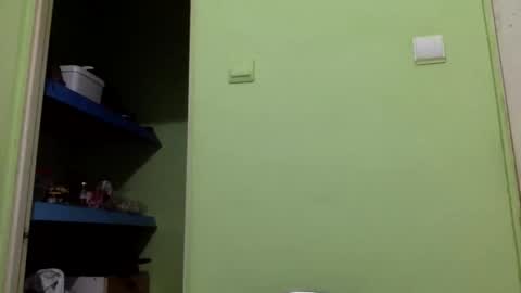 Snapshot of sparei7 chatting on 05-06-26, 09:42 Snaiky online show from 05-06-26, 09:42