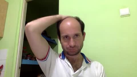 Snapshot of sparei7 chatting on 05-12-26, 10:51 Snaiky online show from 05-12-26, 10:51