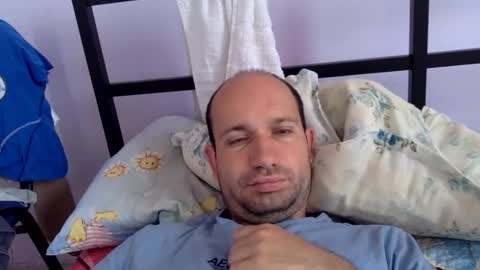 Snapshot of sparei7 chatting on 06-01-26, 09:00 Snaiky online show from 06-01-26, 09:00