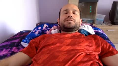 Snapshot of sparei7 chatting on 06-19-26, 03:05 Snaiky online show from 06-19-26, 03:05