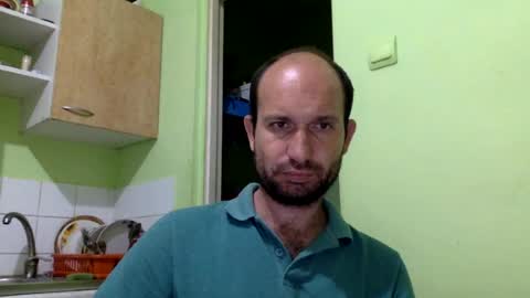 Snapshot of sparei7 chatting on 06-20-26, 11:18 Snaiky online show from 06-20-26, 11:18