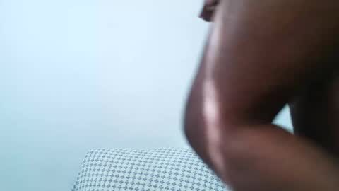 Snapshot of sparklingsoleil chatting on 10-06-25, 07:11 Soleil online show from 10-06-25, 07:11