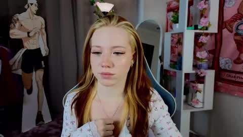 Snapshot of sparky_fox chatting on 03-16-26, 01:22 Nika online show from 03-16-26, 01:22