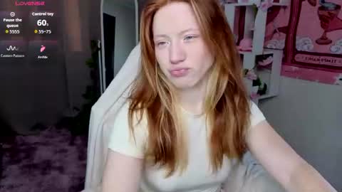 Snapshot of sparky_fox chatting on 07-28-26, 12:18 Nika online show from 07-28-26, 12:18